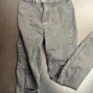 Zara Black Skinny Jeans with Sleek Fit